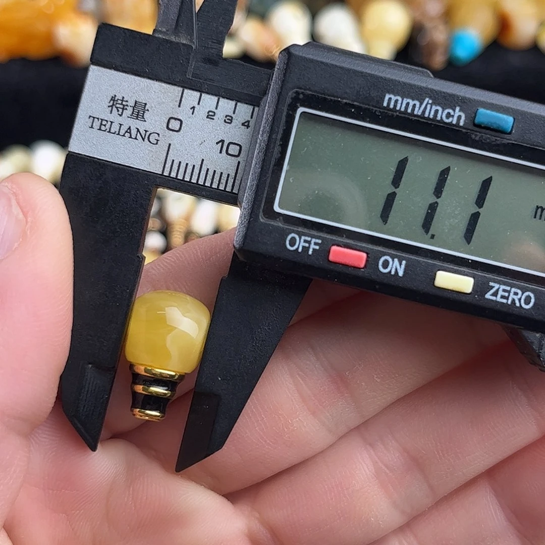 蜜蜡未镶嵌珠宝奇石