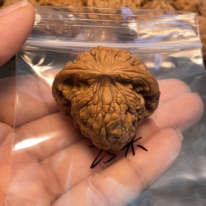 文玩核桃吊坠J**洲文玩核桃异形单只