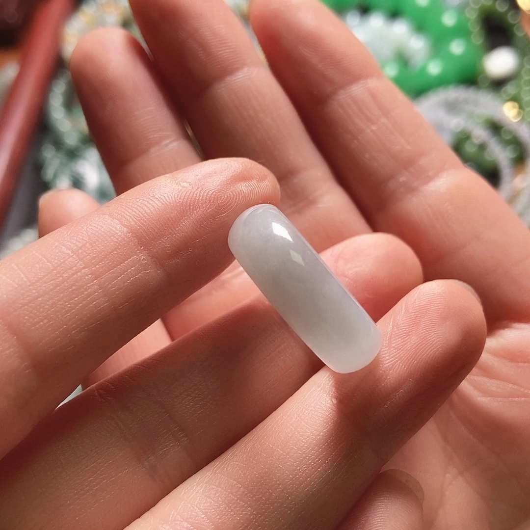 翡翠未镶嵌颈饰17.7