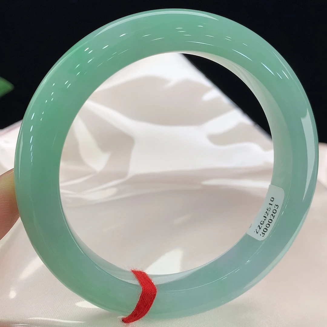 翡翠未镶嵌手镯0203