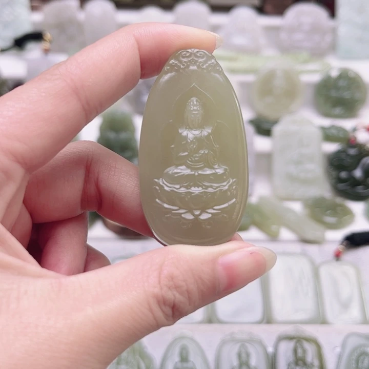 和田玉未镶嵌颈饰