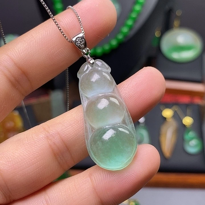 吊坠(赠链)未镶嵌翡翠