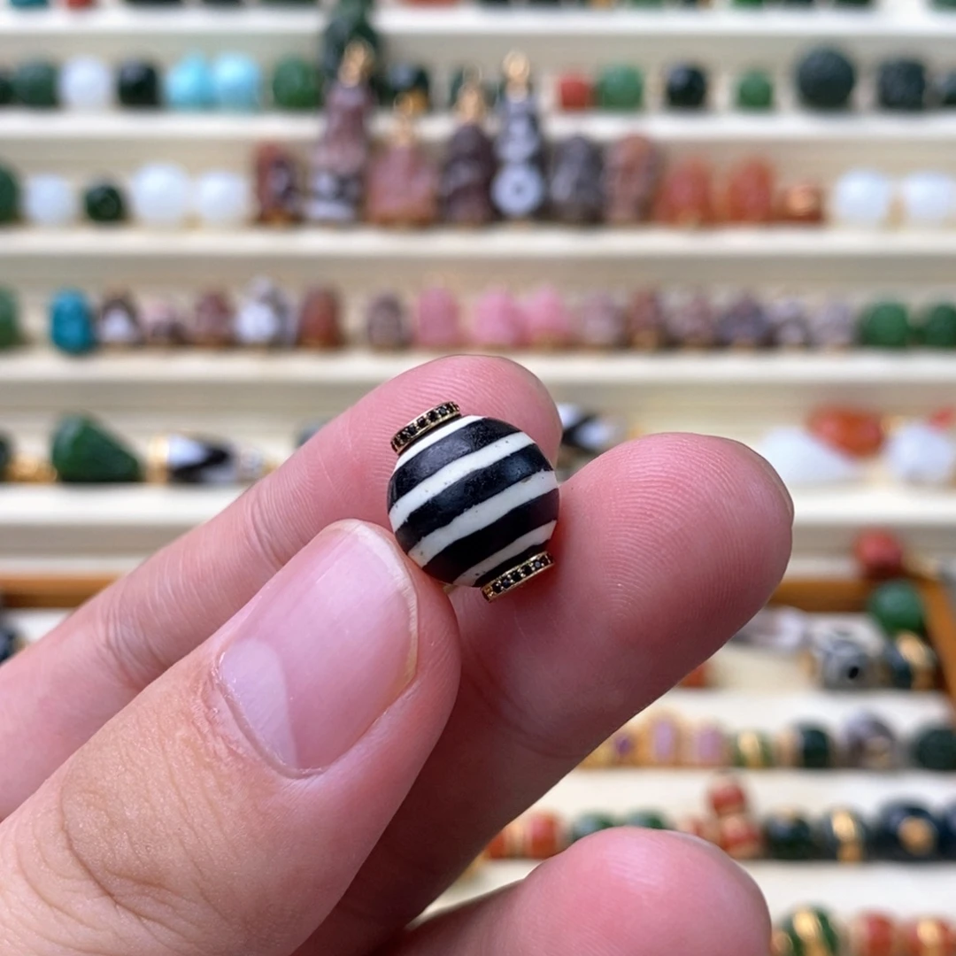 玛瑙/玉髓18K金镶嵌颈饰