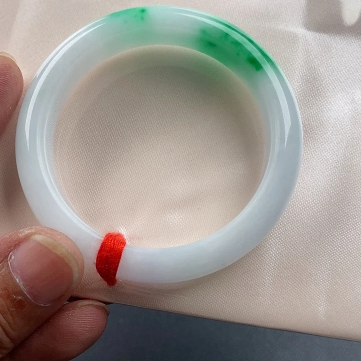 ?****?以实物为准，拍哪个发哪个