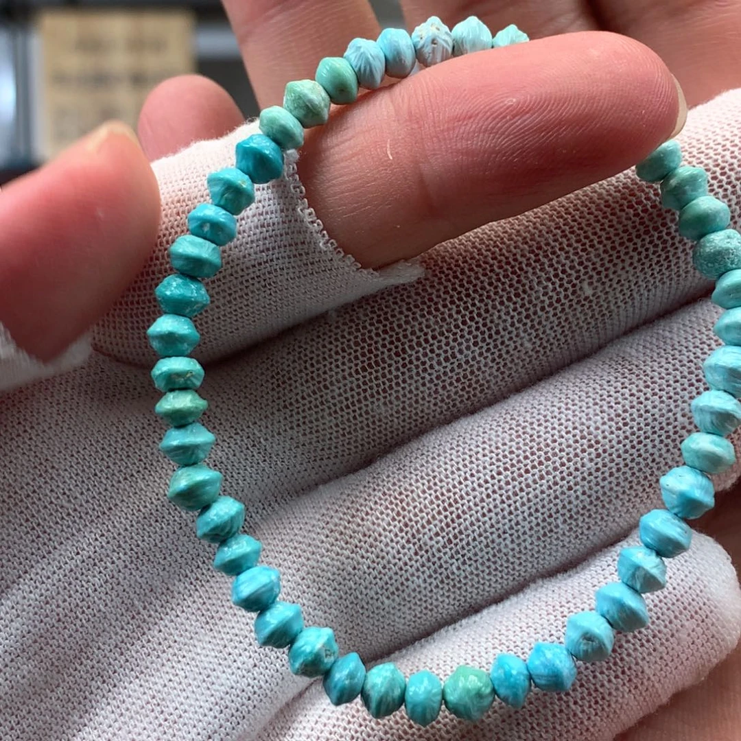 绿松石未镶嵌挂件