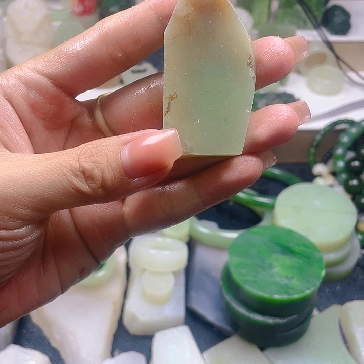 和田玉未镶嵌珠宝半成品