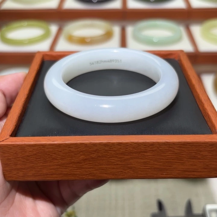 和田玉手镯未镶嵌俄白51/52