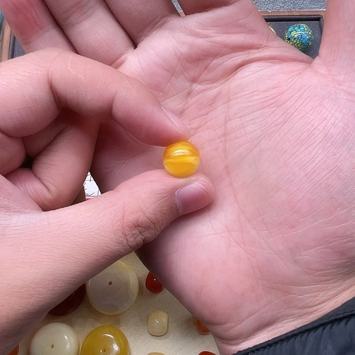 琥珀未镶嵌裸石金绞蜜单珠