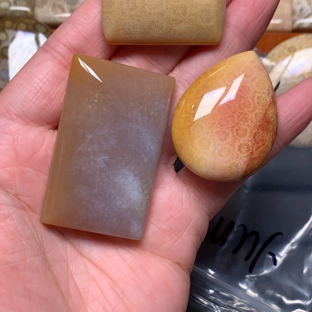 y***o硅化玉未镶嵌吊坠无事牌手排平安扣