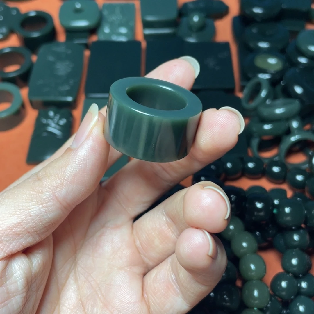 石***7和田玉未镶嵌颈饰