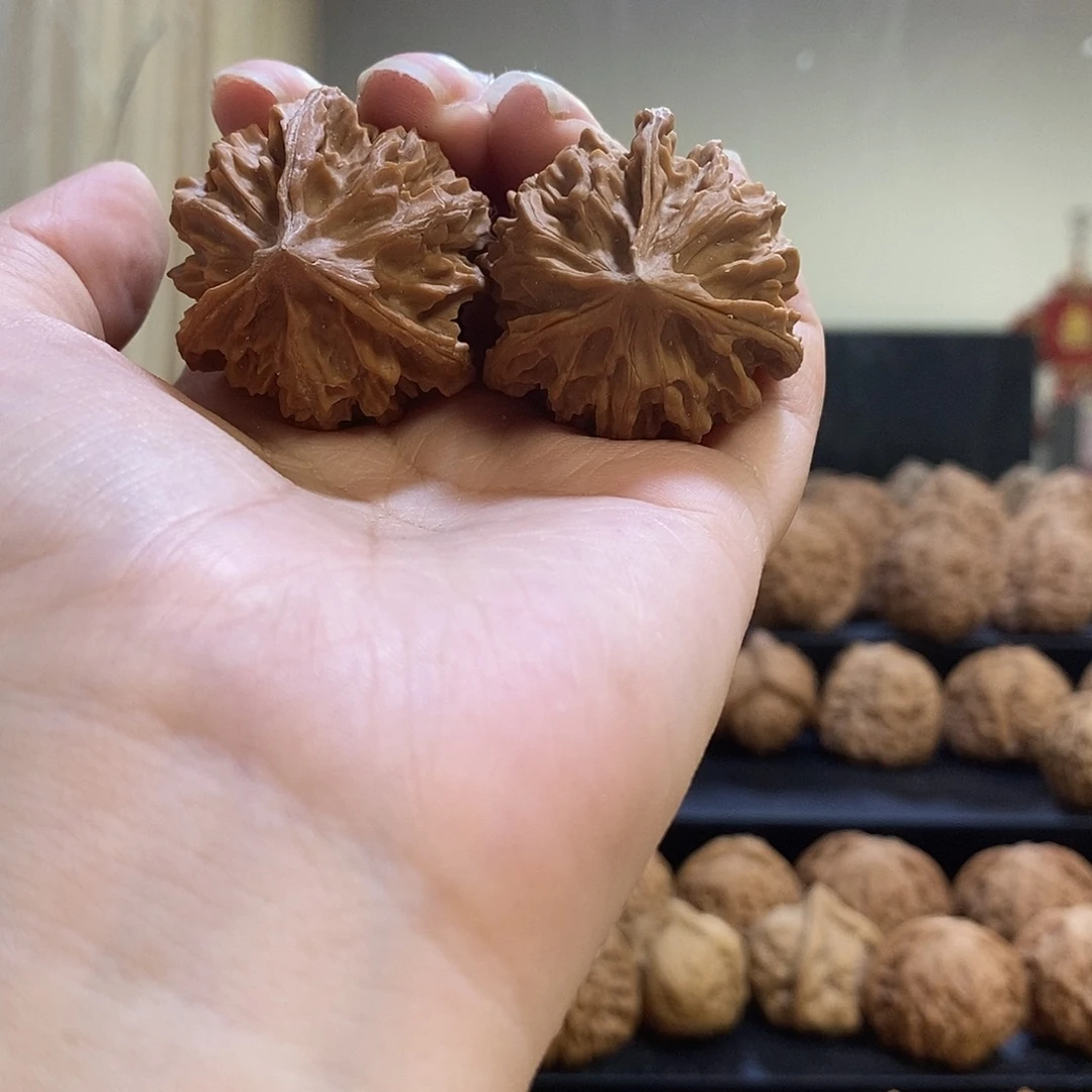 把件文玩核桃35岐山三棱有黄