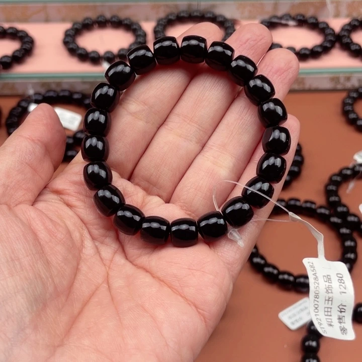 闫***少和田玉未镶嵌手串