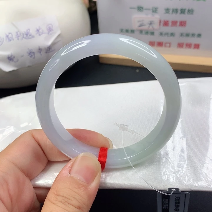未镶嵌手镯翡翠5556
