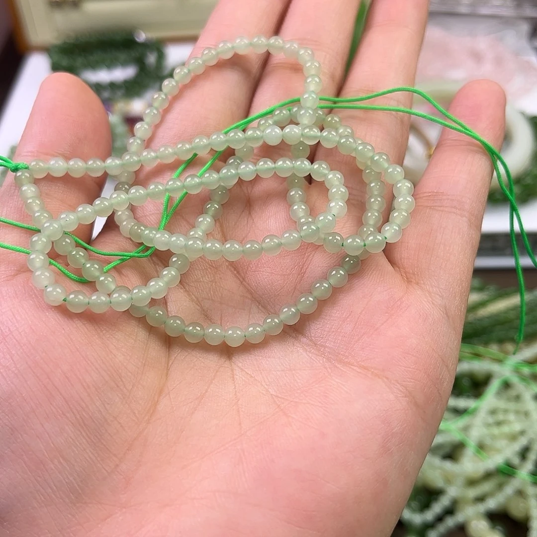 雅***@颈饰未镶嵌和田玉