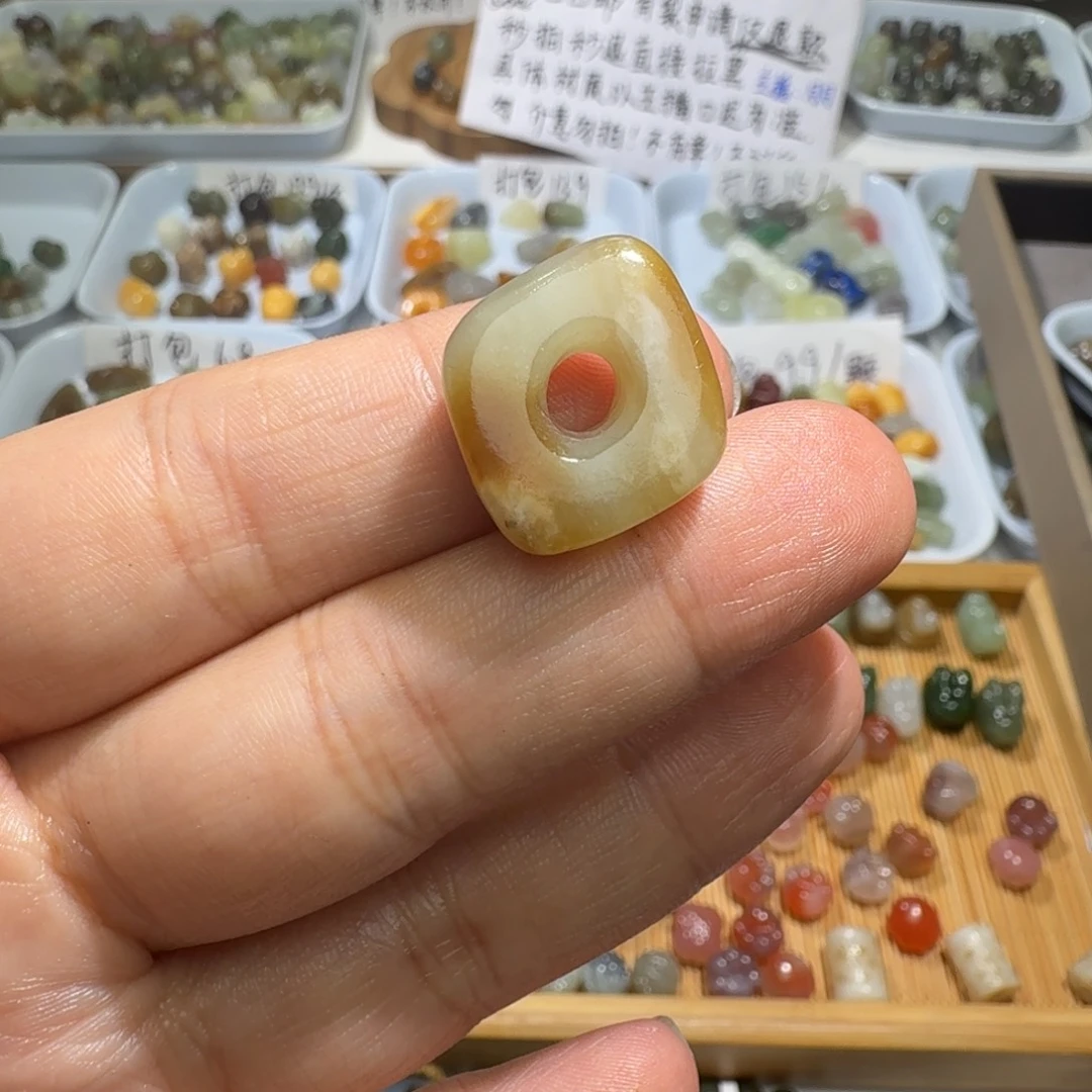 和田玉未镶嵌珠宝奇石