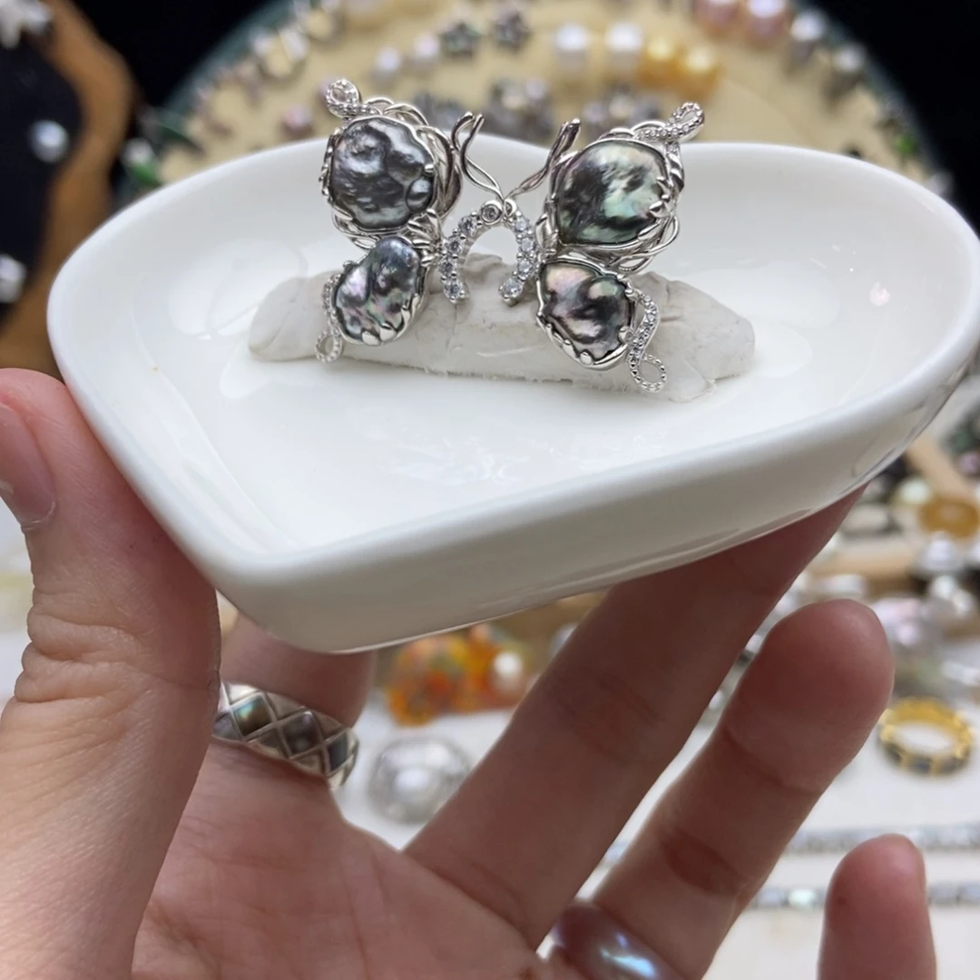 画框海水珍珠银S925镶嵌大溪地keshi蝴蝶耳钉