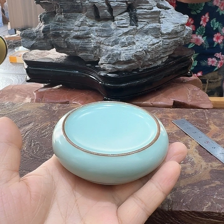 实心汝瓷杯垫一个，瓷。品茗