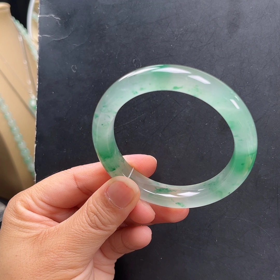 石英质玉未镶嵌手镯