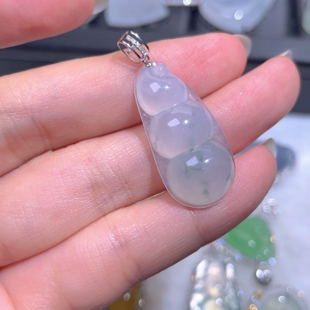 颈饰18K金镶嵌翡翠翡翠