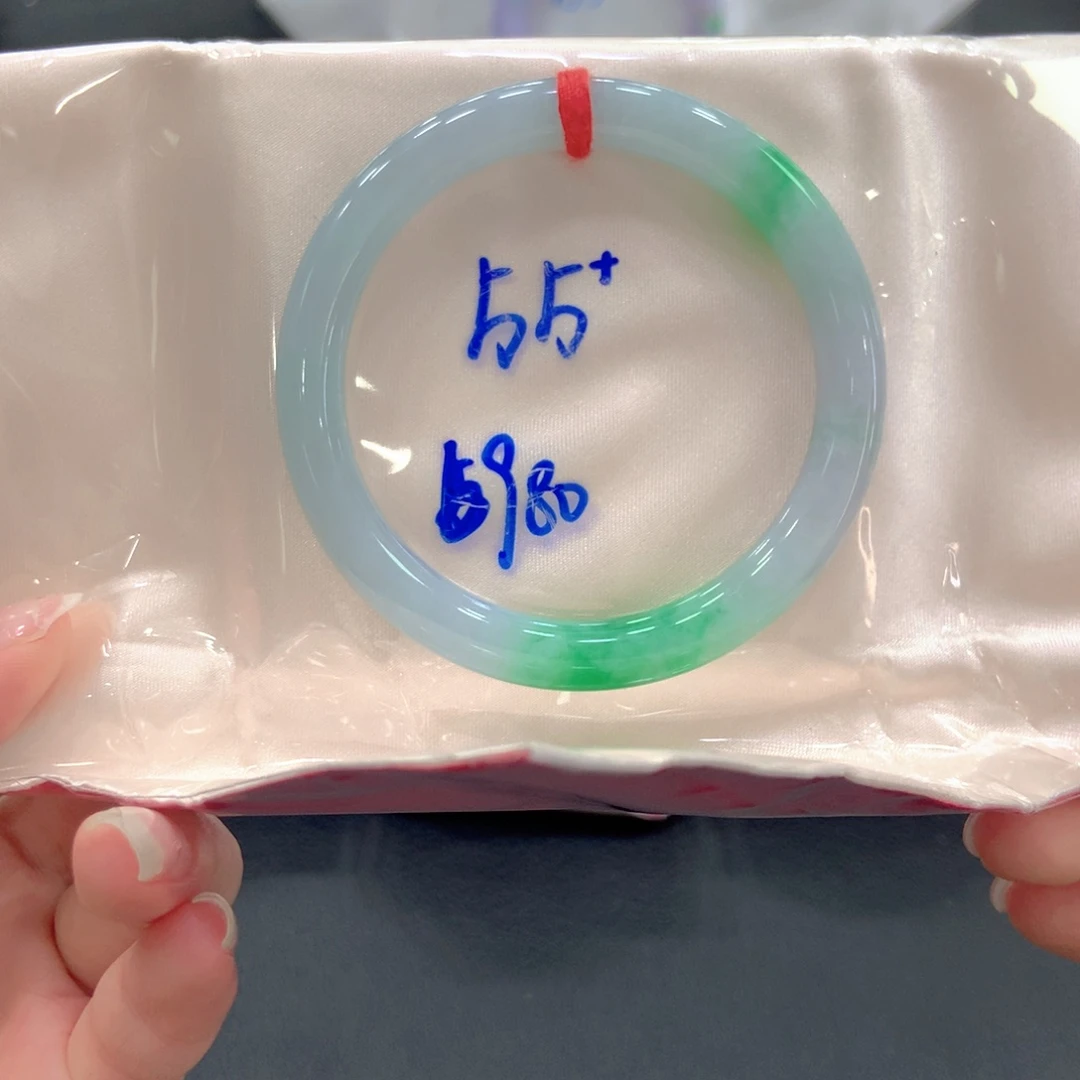 翡翠未镶嵌手镯4号