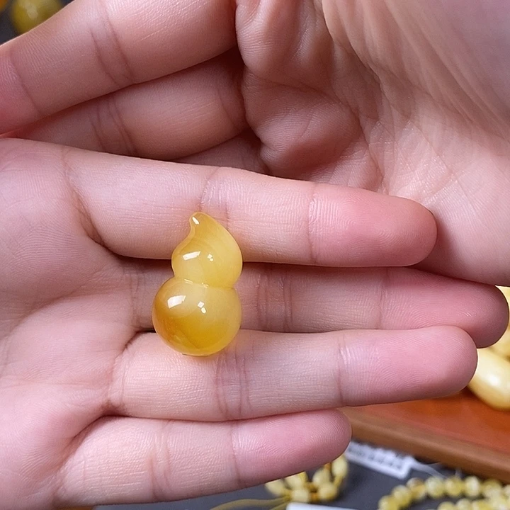 琥珀未镶嵌裸石葫芦