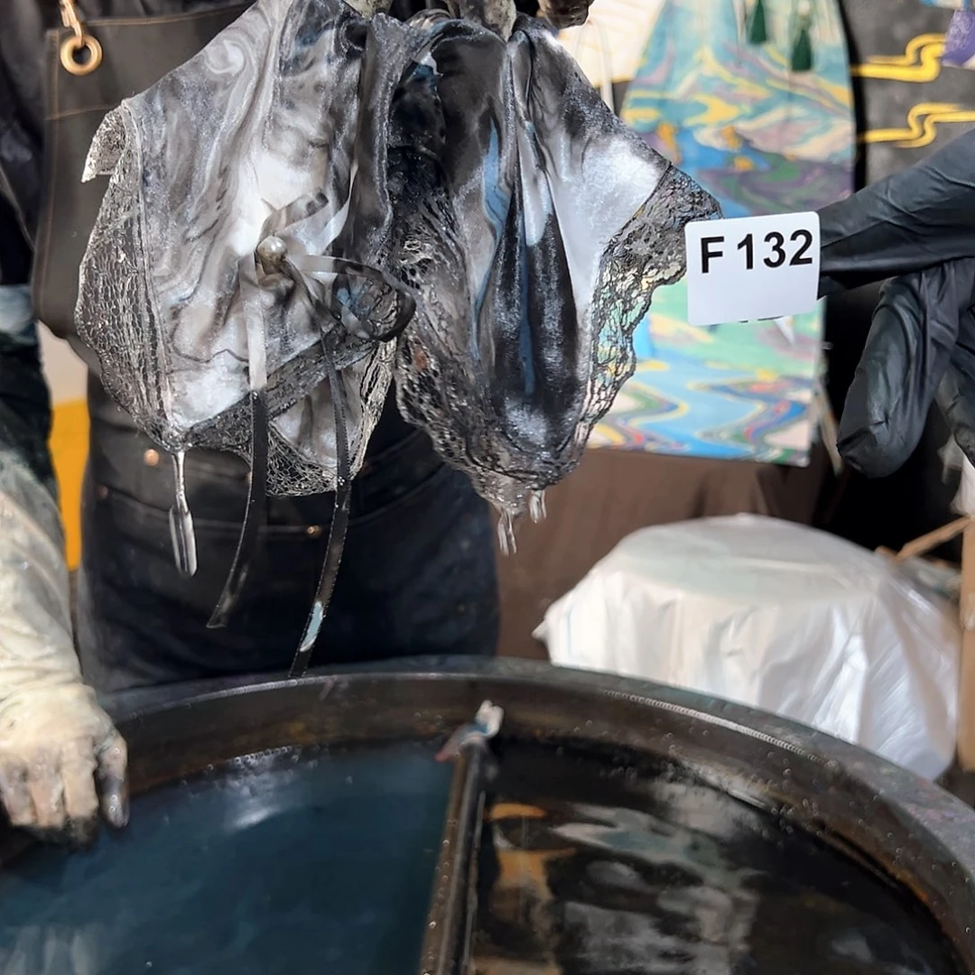 132蕾丝方巾蓝黑