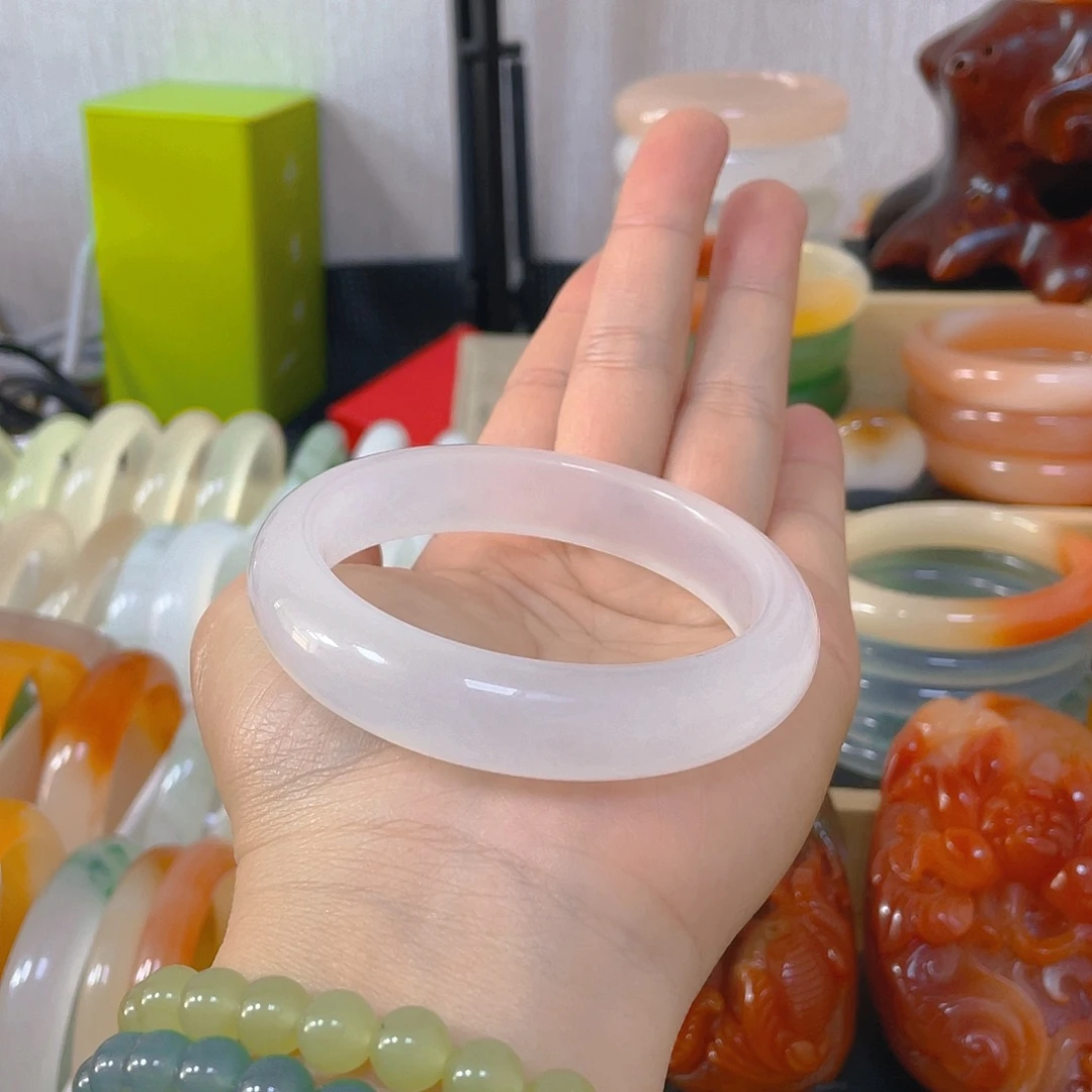 悠***兰石英质玉（金丝玉）手镯未镶嵌