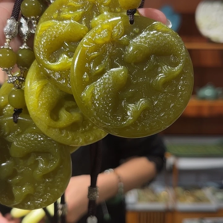 未镶嵌岫玉毛衣链
