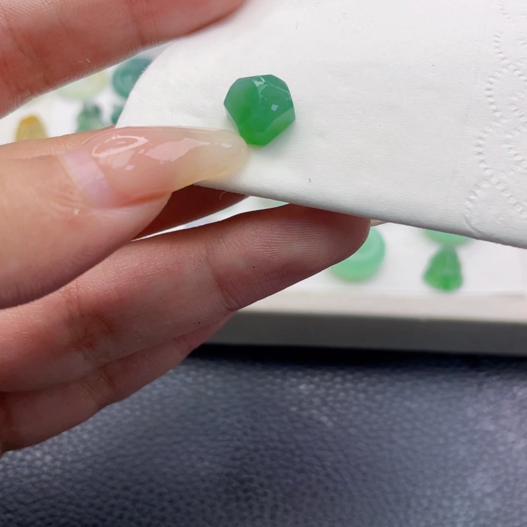 定制翡翠未镶嵌恐*蛋8563