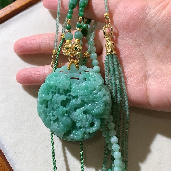 翡翠未镶嵌颈饰翡翠吊坠