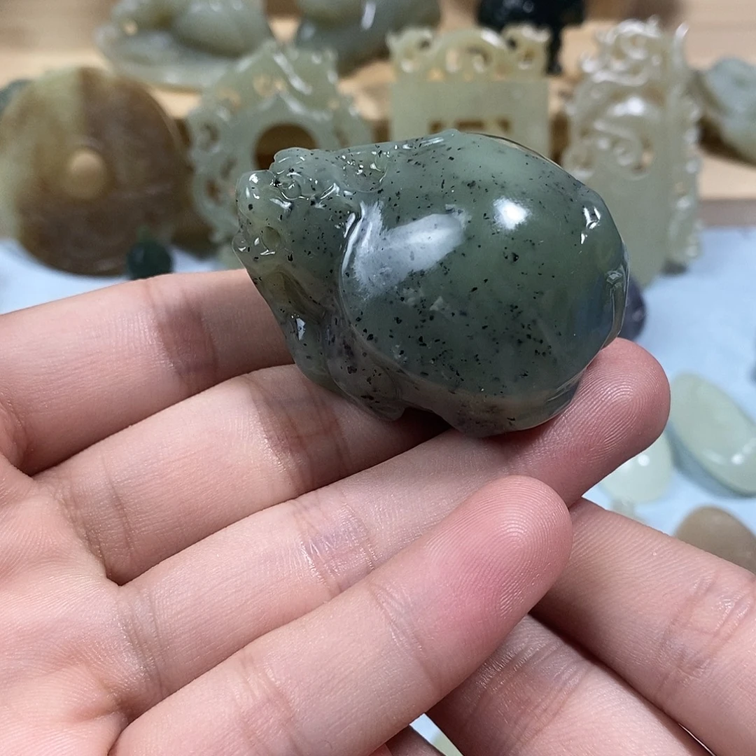 和田玉未镶嵌挂件