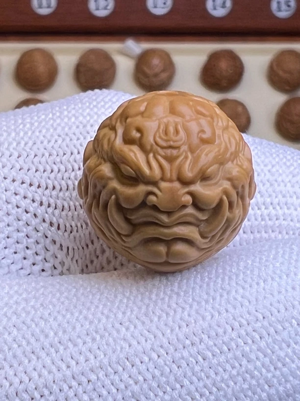 18左右猴头核桃火焰双獠牙恶僧（全品有正常封口线