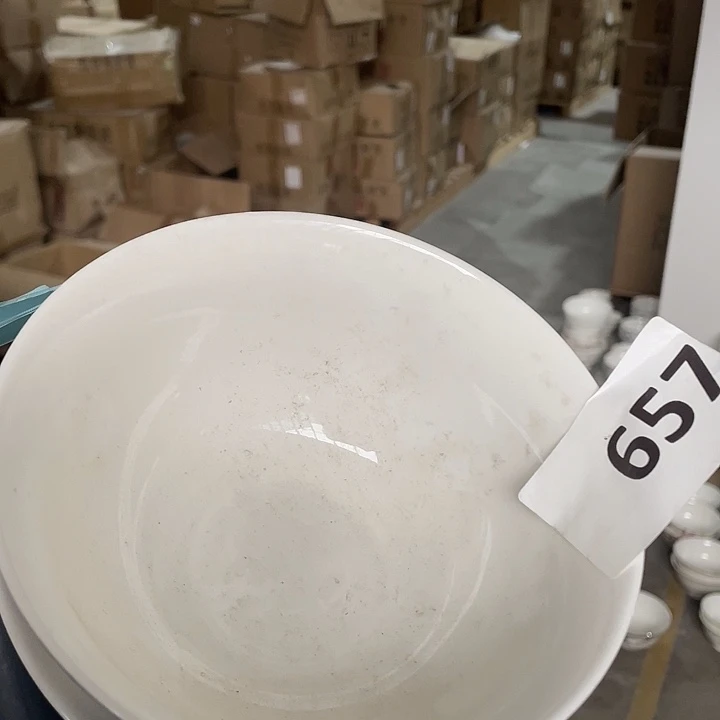 陶瓷657 号 6 寸碗 2 个。8 寸盘子二个