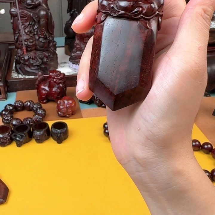 柯***宇檀香紫檀（小叶紫檀）