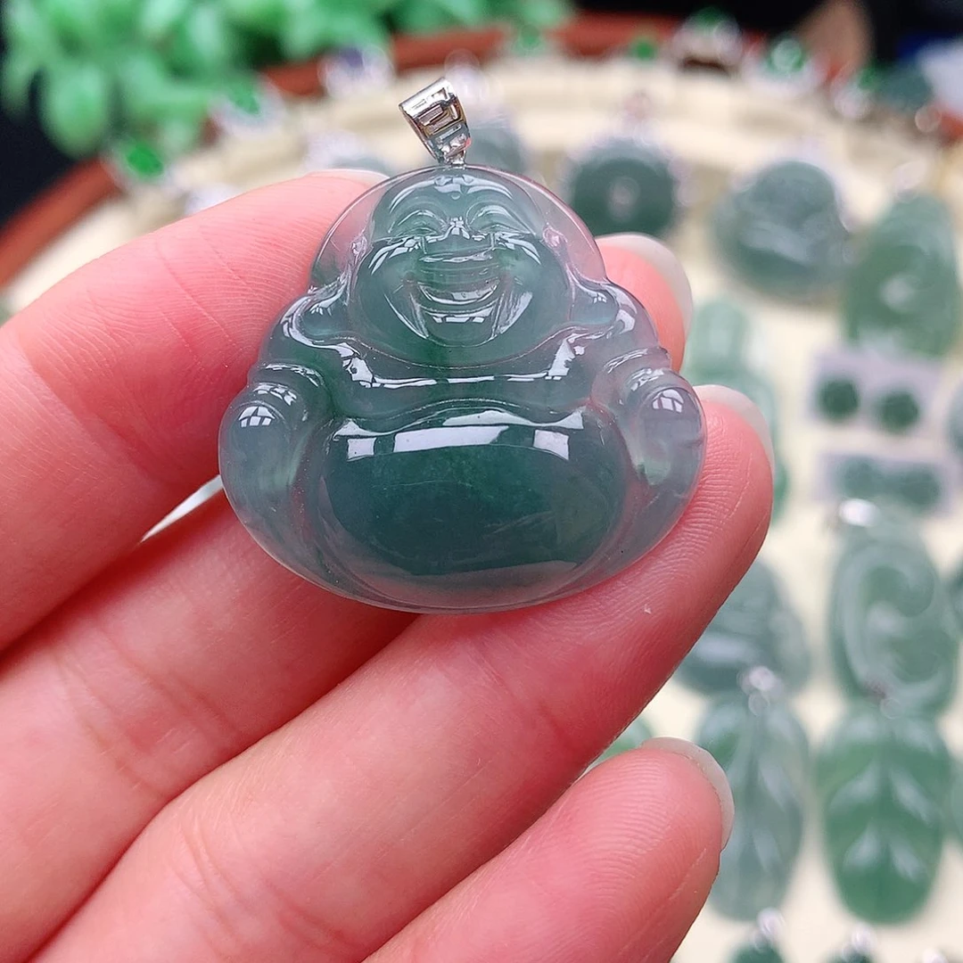 翡翠18K金镶嵌颈饰吊坠