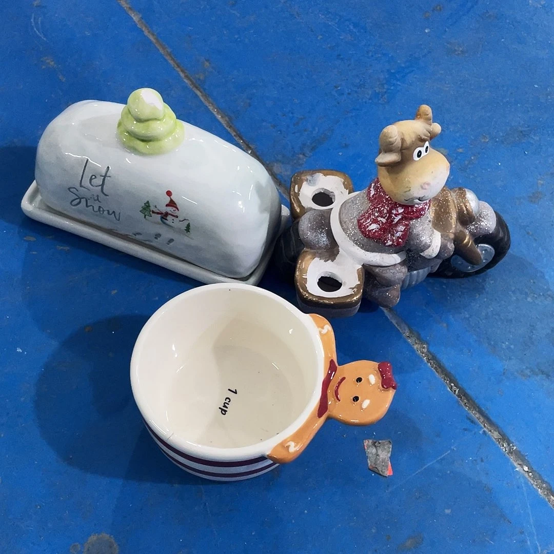 摆件劈*  磕碰。封釉。