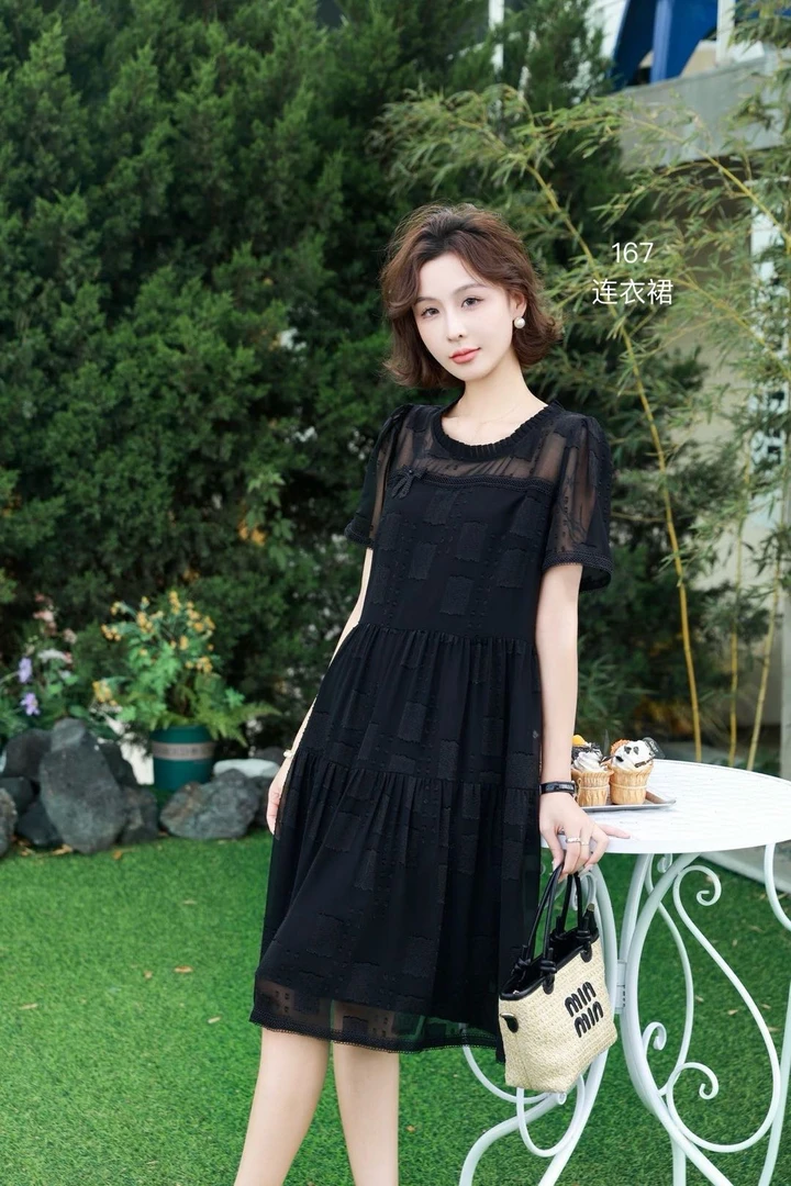 167夏季新款赫本风收腰宽松遮肉显瘦气质蕾丝花边A字小黑裙