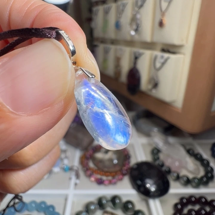 长石银S925镶嵌颈饰天然蓝光月光石