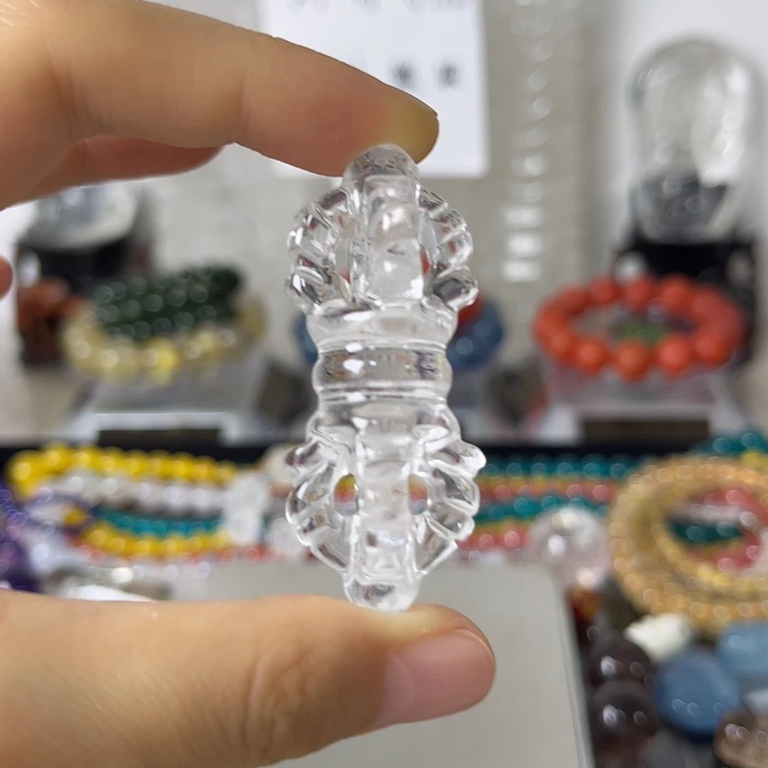 颈饰未镶嵌水晶矿坑降魔杵