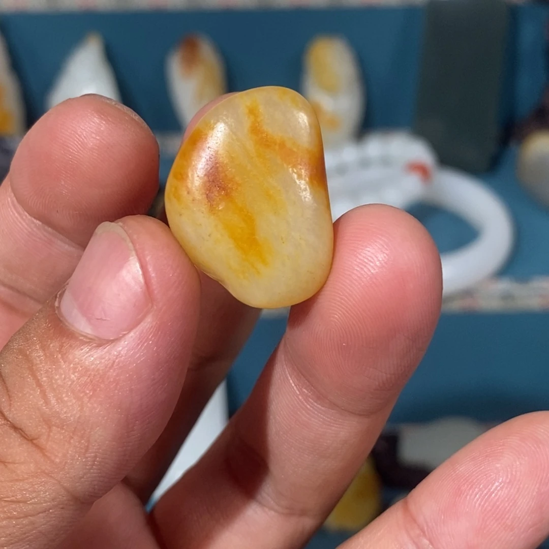 和田玉（糖玉）未镶嵌珠宝奇石