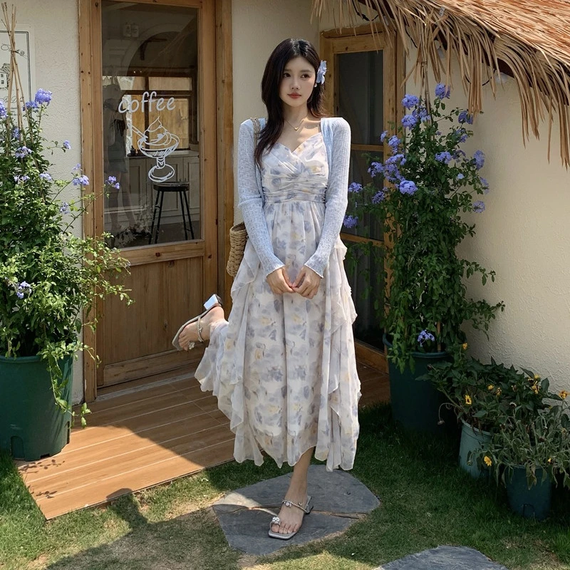 设计感V领荷叶边吊带裙子女装春夏新款收腰显瘦中长款碎花连衣裙