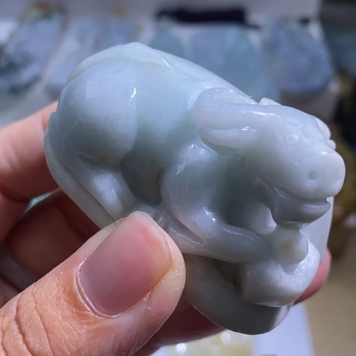 【闪购商品】颈饰未镶嵌翡翠牛