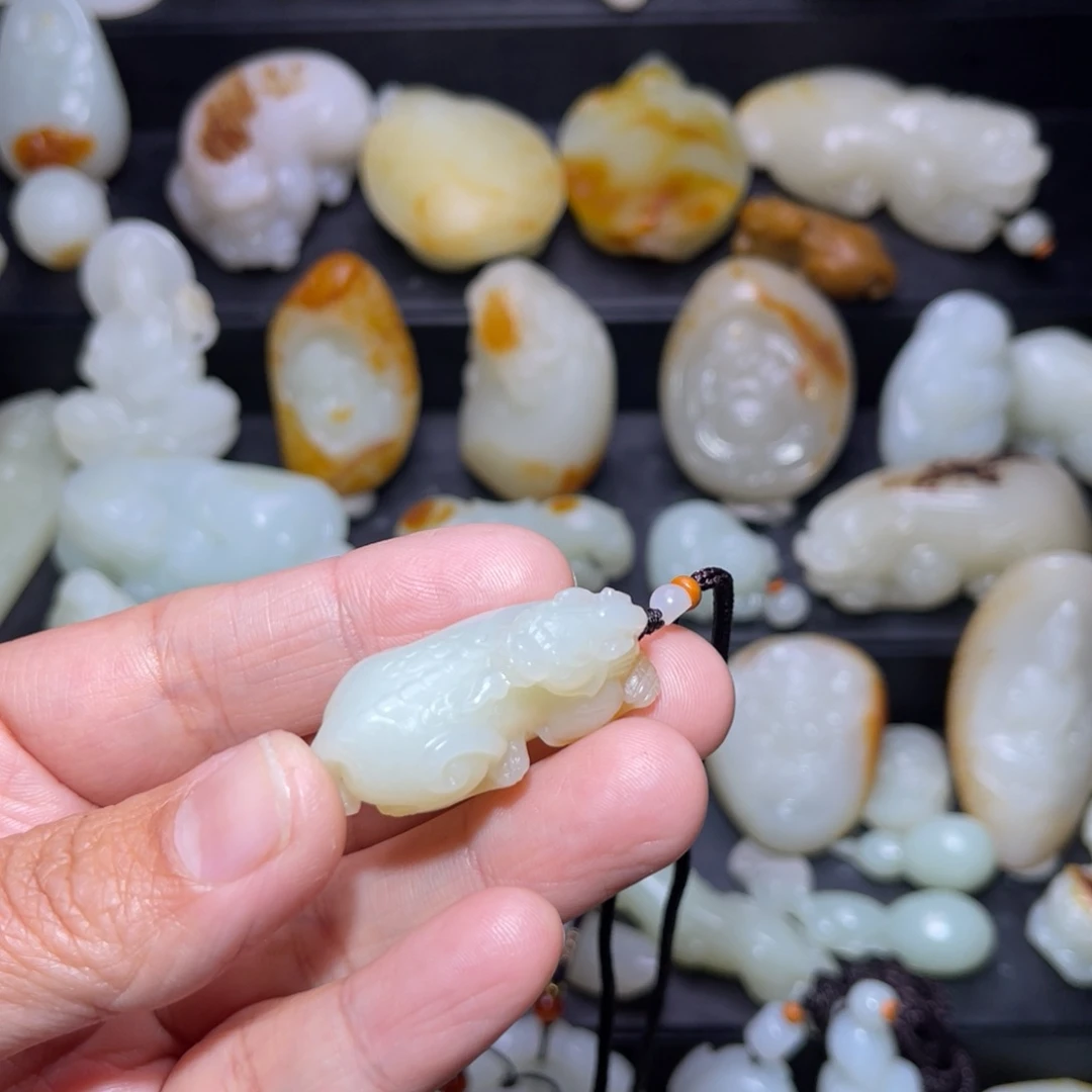 和田玉颈饰未镶嵌洒**性