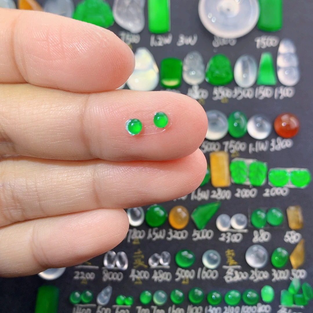 翡翠未镶嵌颈饰天然翡翠玉石绿蛋