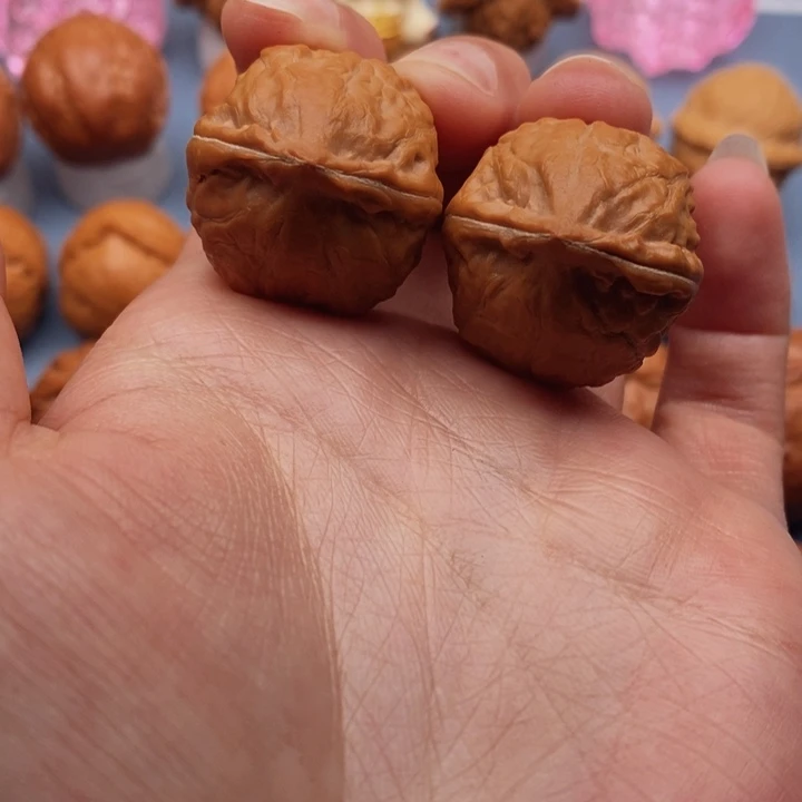 文玩核桃把件水晶蟾