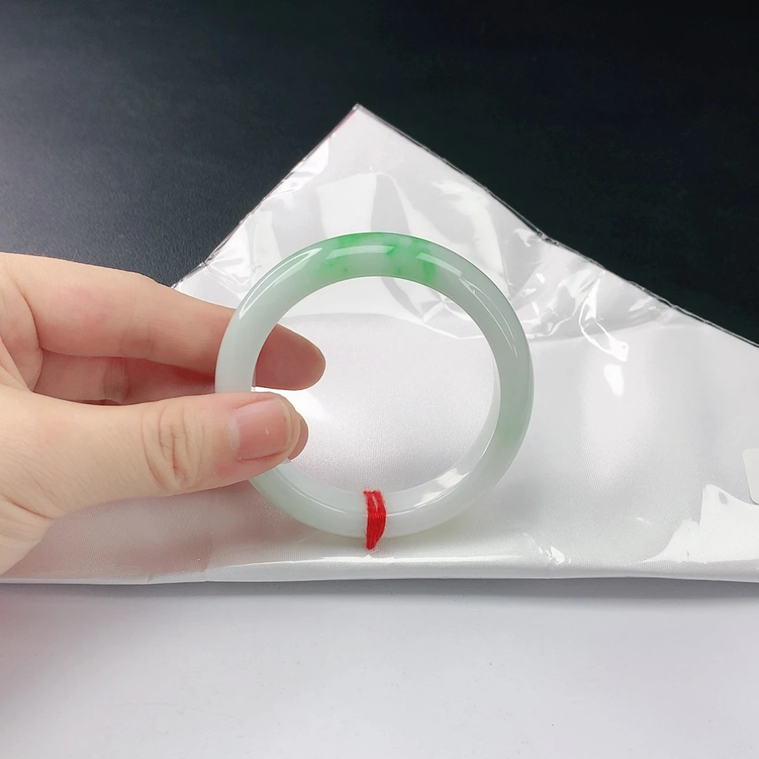 翡翠手镯未镶嵌翡翠054