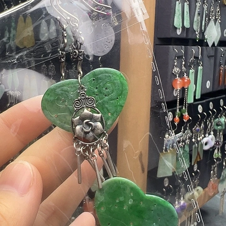 玉***曦翡翠银S925镶嵌耳饰