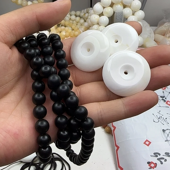 大果紫檀（缅甸花梨）三个大平安扣32号