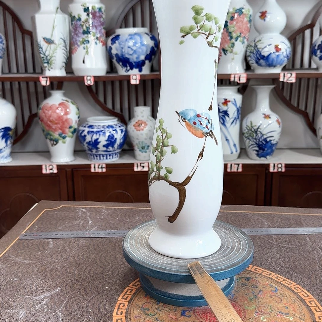 摆件景德镇陶瓷蛮绿梅
