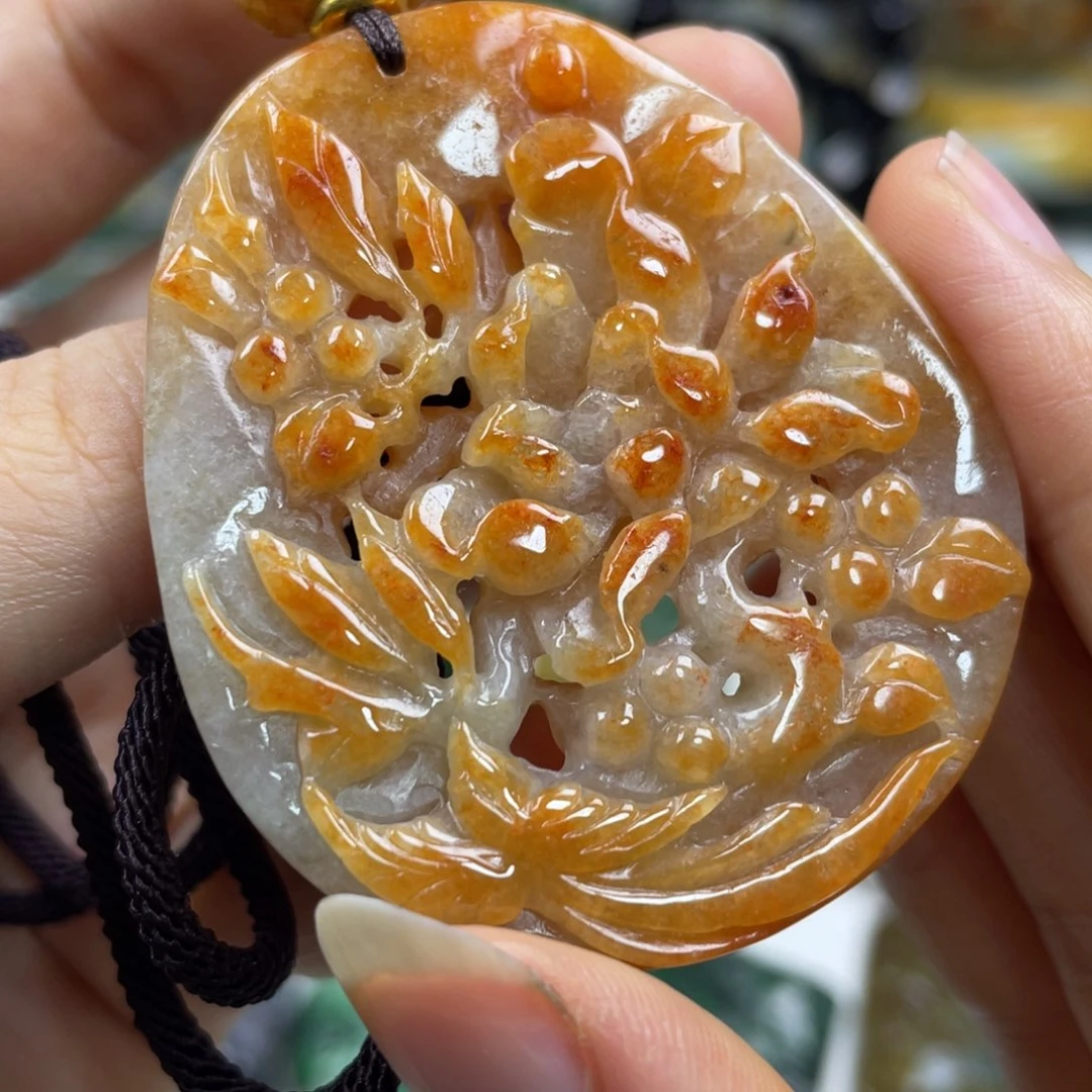 翡翠未镶嵌颈饰牌子